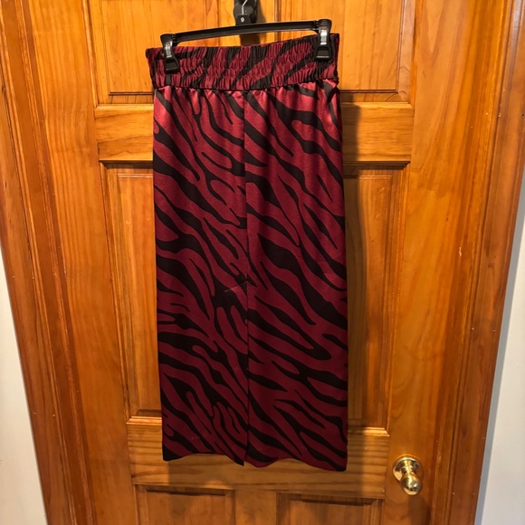 Red and Black Zebra Print Skirt - Picture 3 of 6